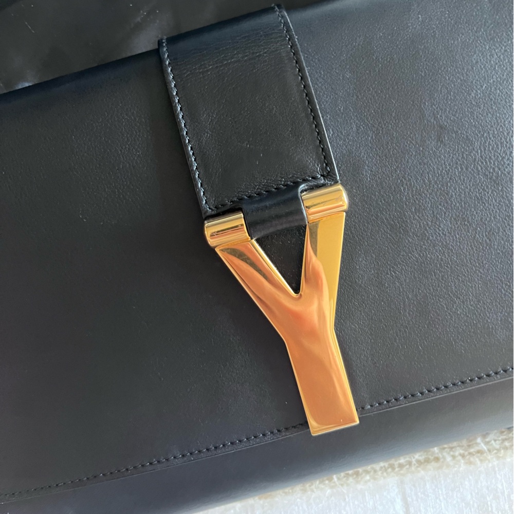 Black Y-Accented YSL Clutch - Picture 7 of 17